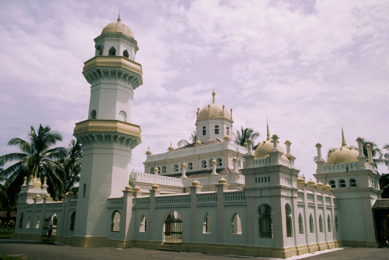  Masjid  Sultan Alaeddin Suleiman Shah