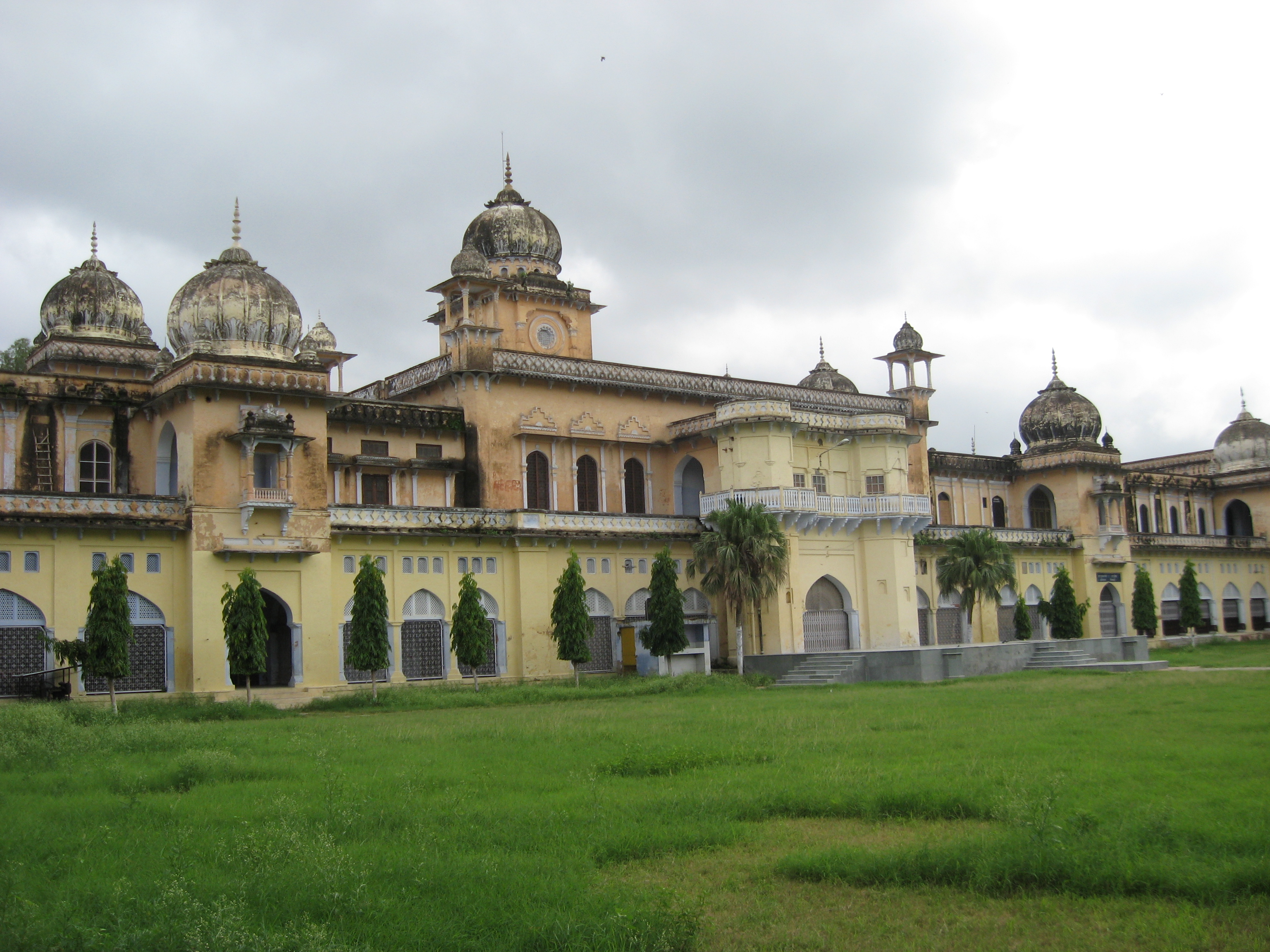 Lucknow University