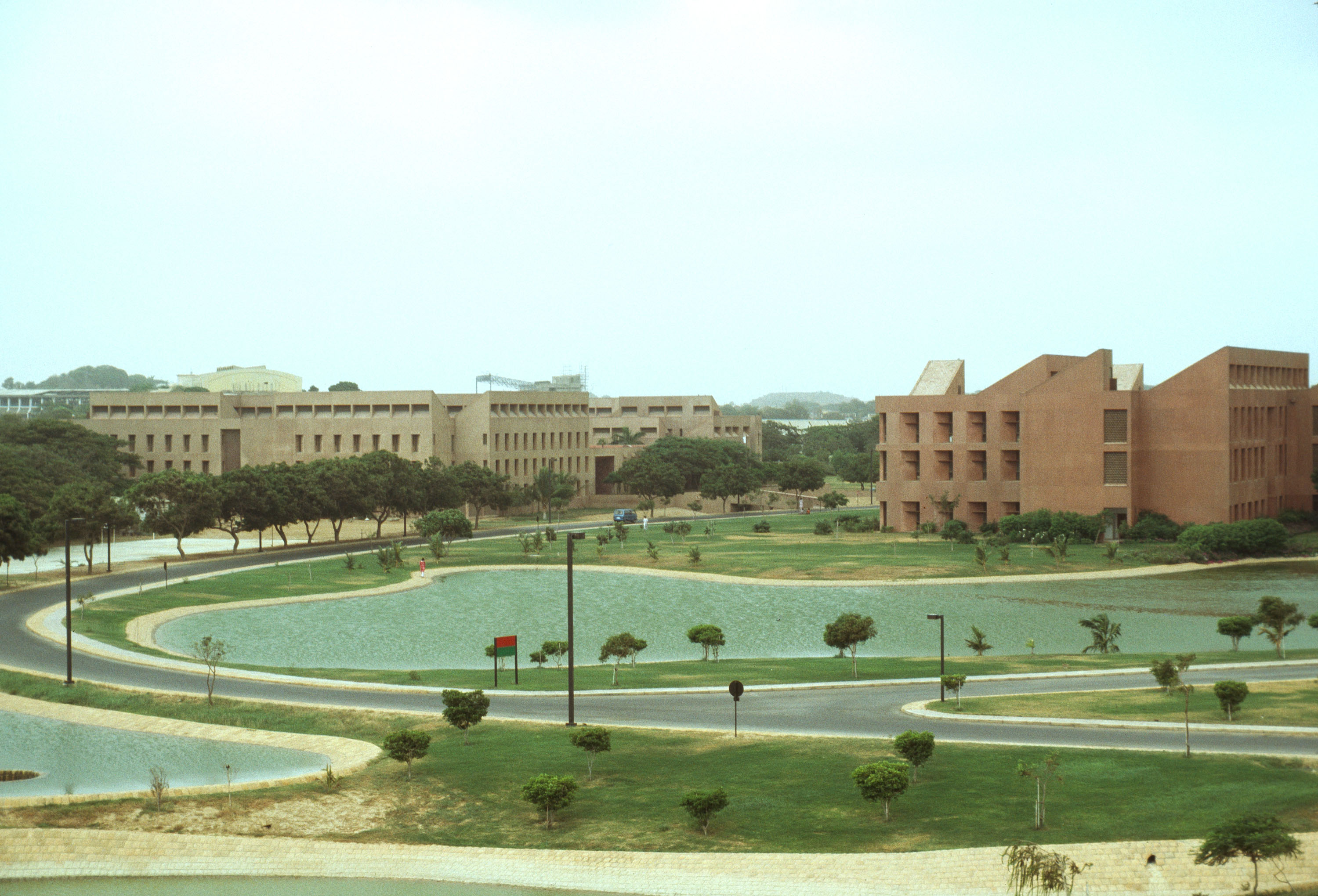 aga-khan-medical-university-and-hospital-complex
